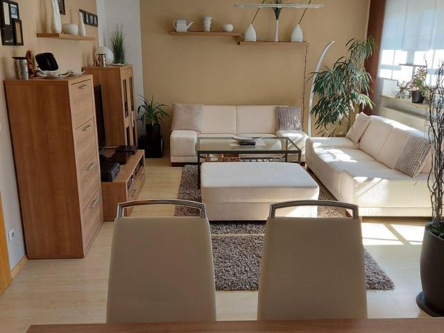 Dachgeschosswohnung kaufen in Bindlach, Bayern