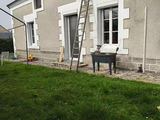 Maison vente à Issoudun, Pruniers