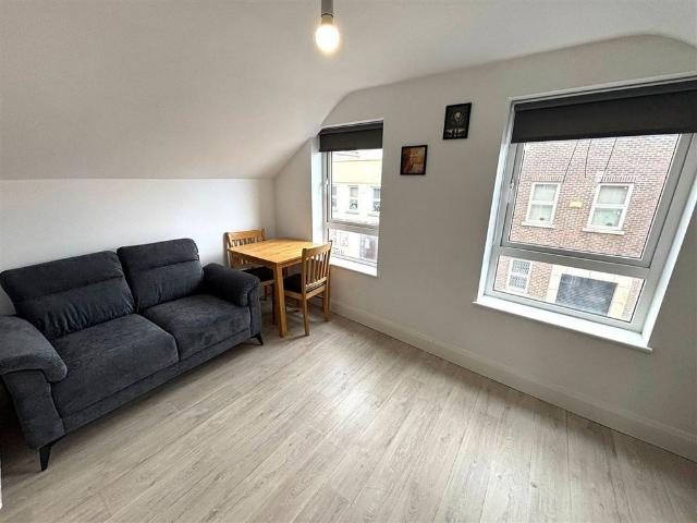 Apartment to rent in Bluebell, North Tipperary