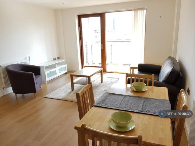 House for rent in Bromley-by-Bow, Bow