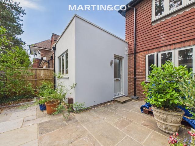 Apartment for rent in Woking, Surrey