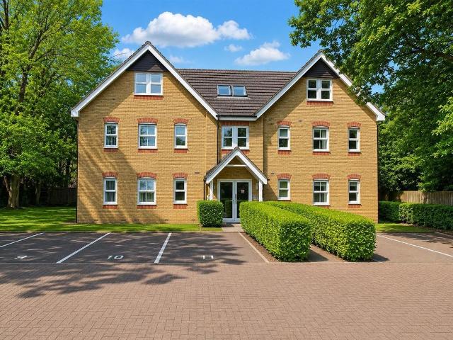 Apartment for rent in Sulham, West Berkshire