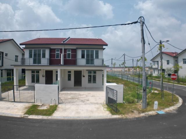 House for sale in Malaka