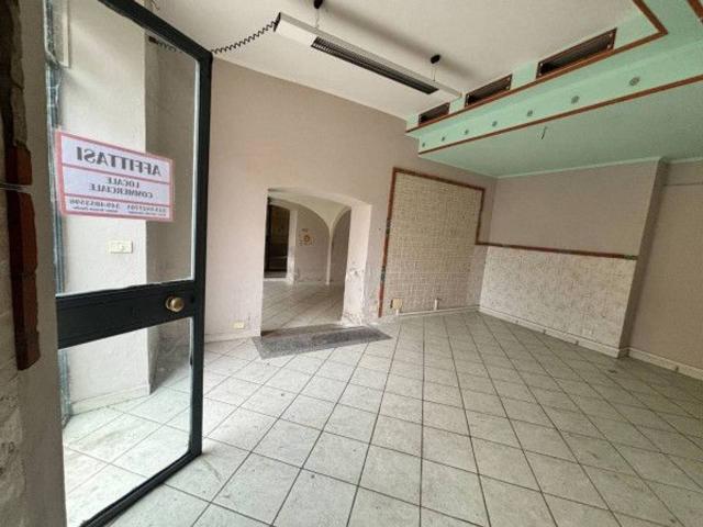 Locale Commerciale in affitto a Piemonte, Asti