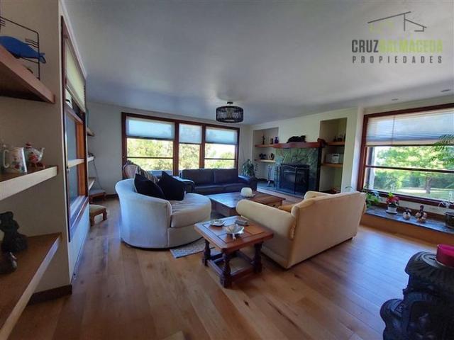 Puerto Montt, Rebajada en un 20% Amplia casa con Quincho, Bodega y Cancha de Tenis Lomas de Reloncaví