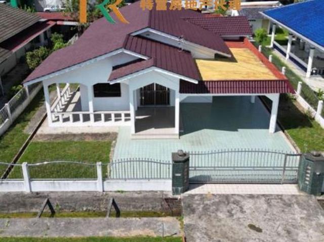 Bungalow for sale in Long Miri
