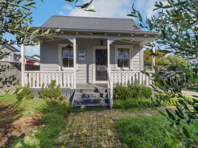 House for rent in Awhitu