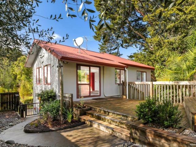 House for rent in Awhitu, Oroua County