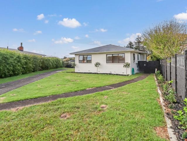 House for rent in Awhitu, Oroua County