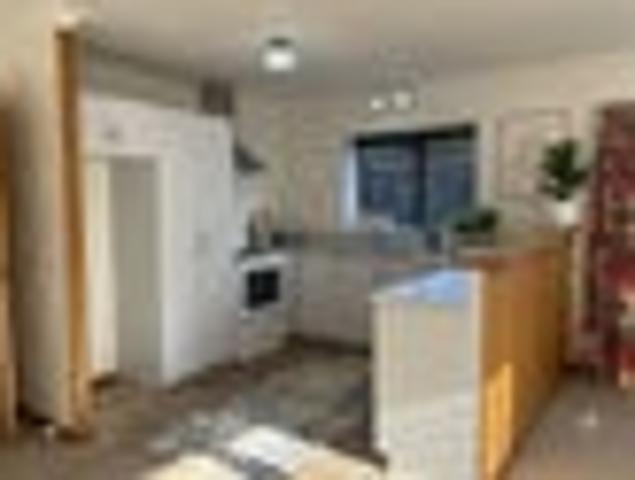 Townhouse for rent in Awhitu