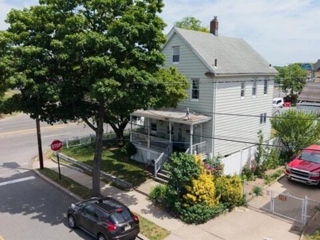 House for sale in Hackensack, New Jersey
