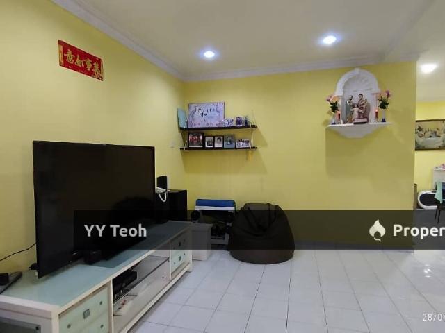 Terraced House for sale in Malaka
