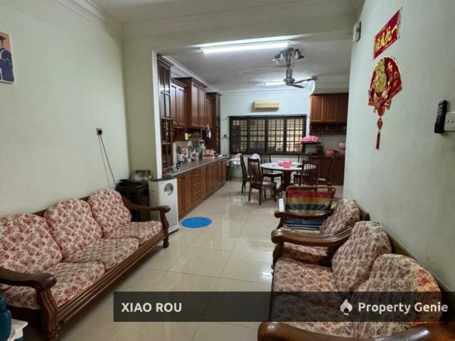 Terraced House for sale in Malaka