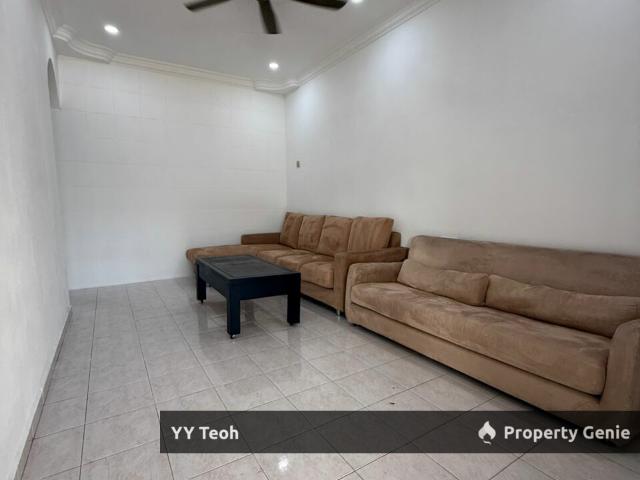 Terraced House for sale in Malaka