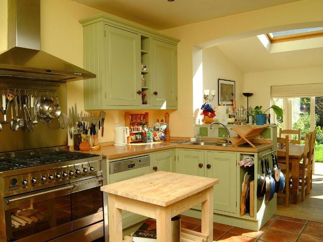 Apartment for rent in Southfields, Greater London