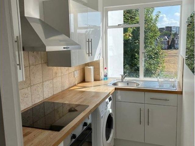 Apartment for rent in Pullman Court, Greater London