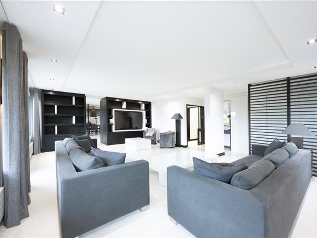 Wohnung kaufen in Pully, Waadt