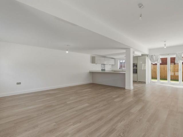 House for rent in Abbey Park, Barton In Fabis