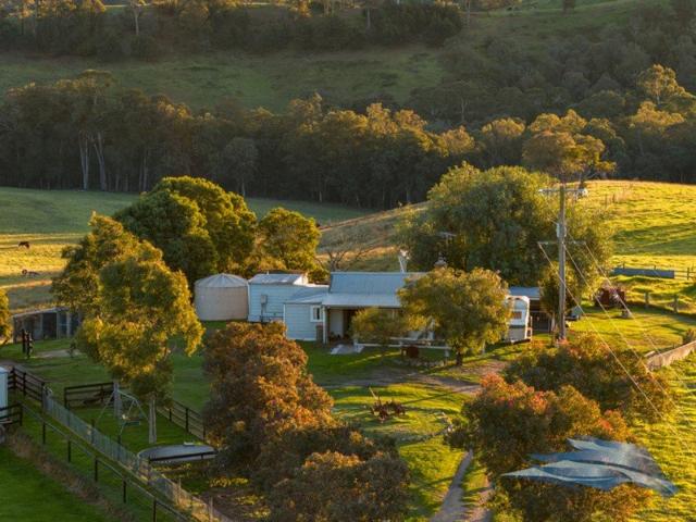 Cottage for sale in Clifton Creek, Victoria
