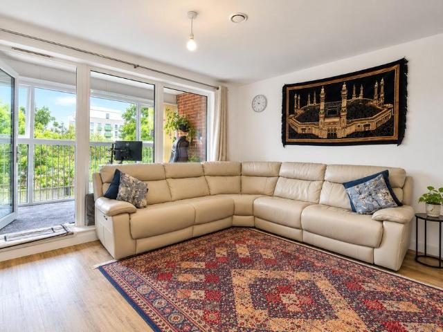 Apartment for rent in London Borough of Hillingdon, Greater London