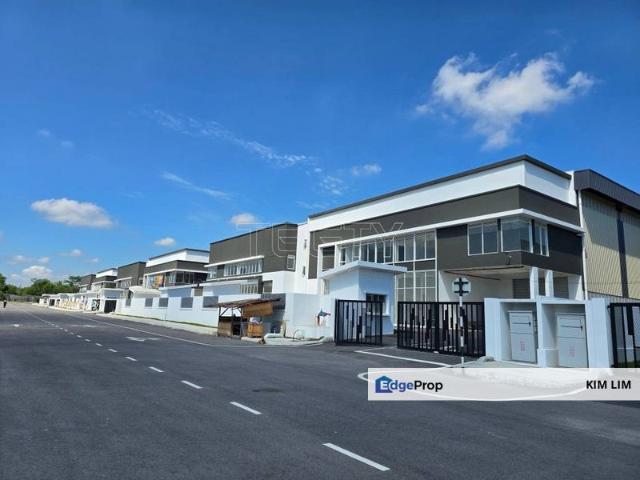 Warehouse for sale in Seksyen 8, Bandar Puncak Alam