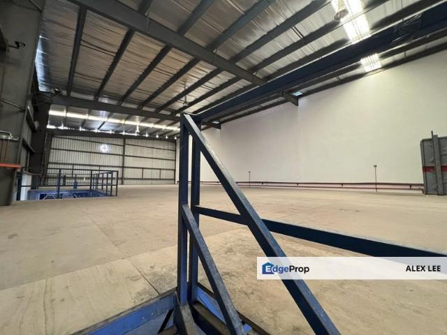 Warehouse for sale in Seksyen 8, Bandar Puncak Alam