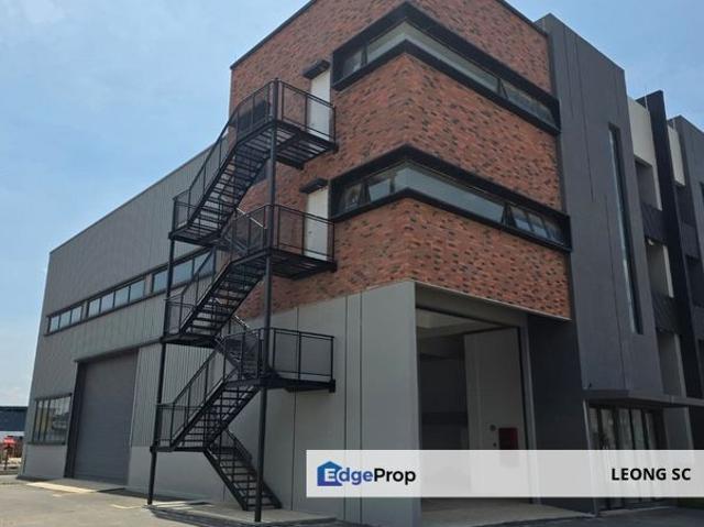 Warehouse for rent in Seksyen 8, Bandar Puncak Alam