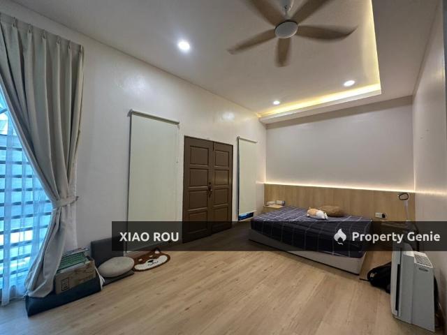 Terraced House for sale in Malaka