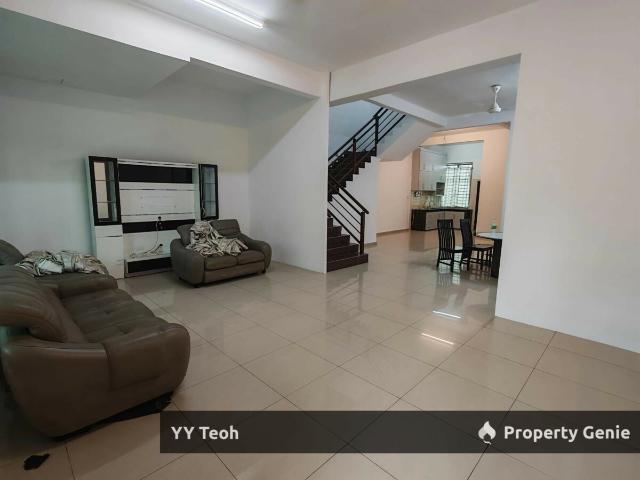 Terraced House for sale in Malaka