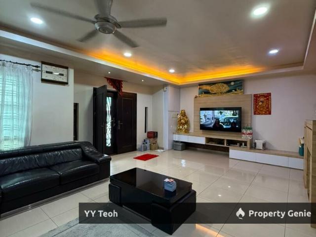 Terraced House for sale in Malaka