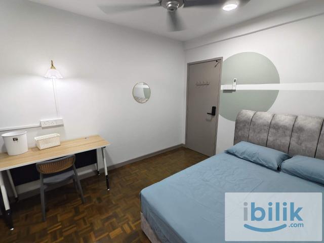 Room for rent in PJU 1A, Petaling Jaya