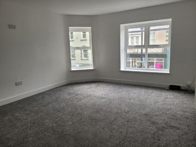 Apartment for rent in Sirhowy, Wales