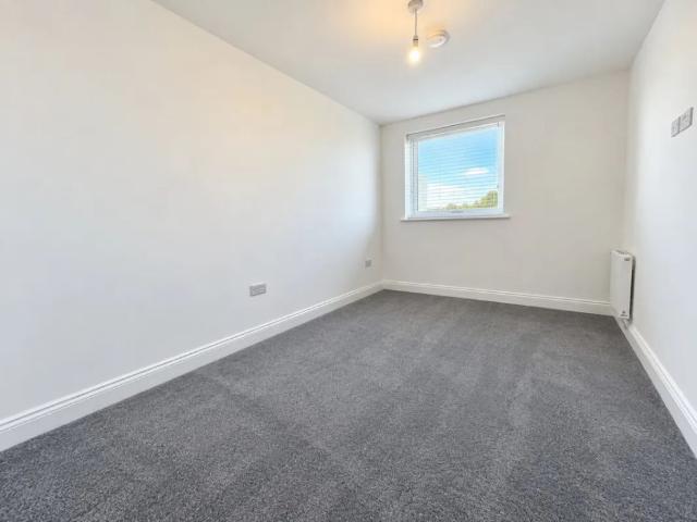 Apartment for rent in Oakdale, Poole