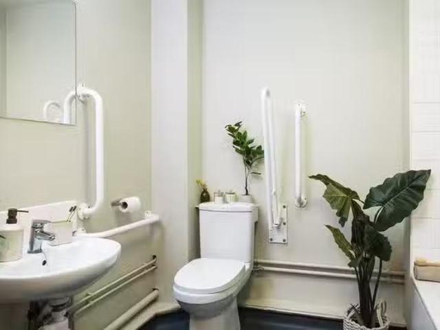 Apartment for rent in Lansdowne, Springbourne