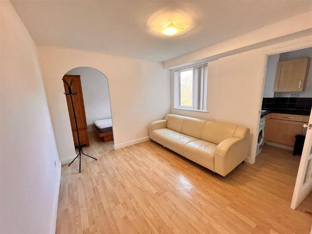 House for rent in Holywell Estate, Watford