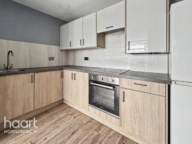 Apartment for rent in London Borough of Havering, Greater London
