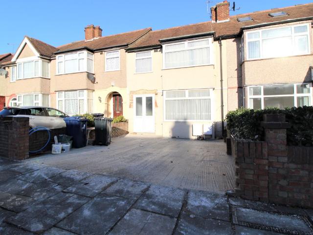 House for rent in London Borough of Ealing, Greenford