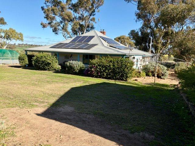 Cottage for sale in Popanyinning, Western Australia