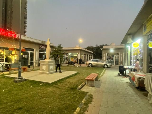 Commercial for sale in Hariana