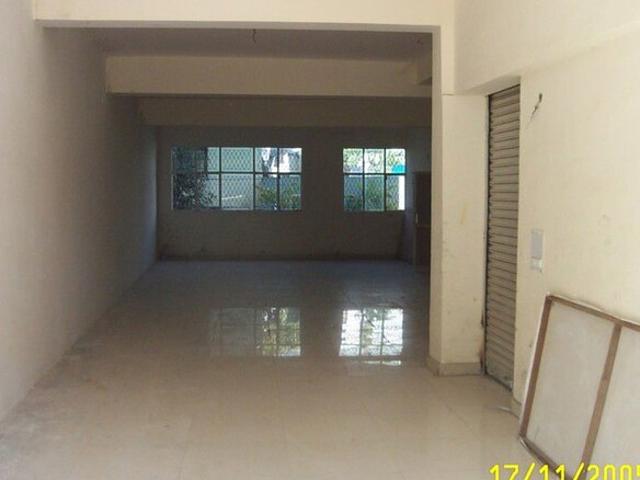 Commercial for rent in Deri