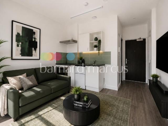 Studio for rent in London Borough of Croydon, Waddon