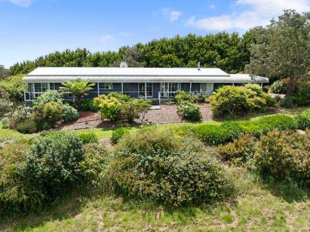 Cottage for sale in Foster, Victoria