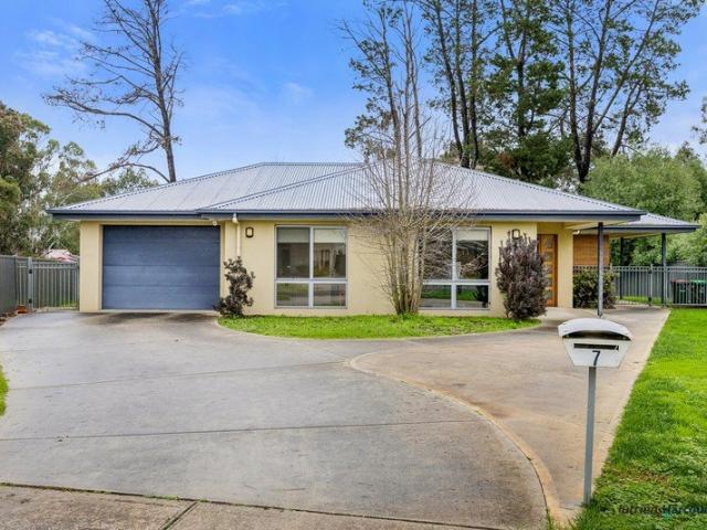 House for sale in Alexandra, Victoria