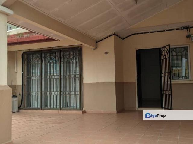 House for sale in Pusat Bandar Putra Permai, Majlis Bandaraya Subang Jaya
