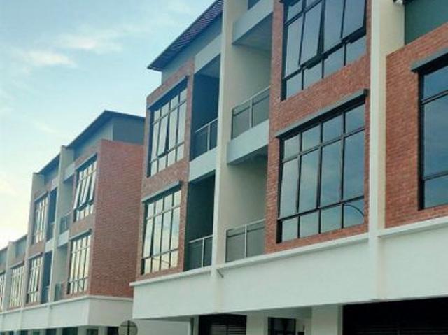 Shop for sale in Bukit Ledang, Johor
