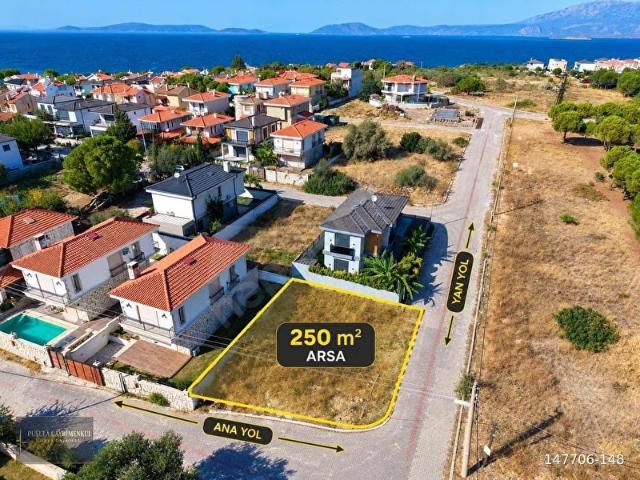 Yalı Mahallesi, Çeşme içerisinde satılık Arsa