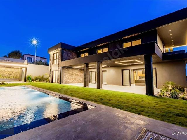 Çeşme, İzmir içerisinde satılık Villa