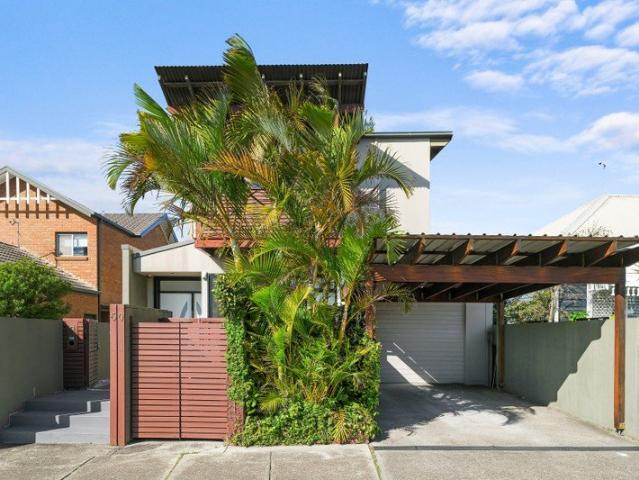 Townhouse for sale in Ambergate, New South Wales