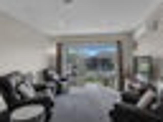 Townhouse for sale in Canterbury