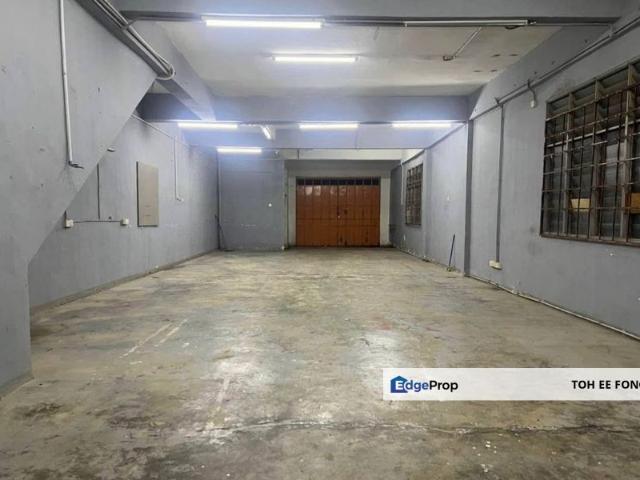 Shop for sale in Ulu Tiram, Johor